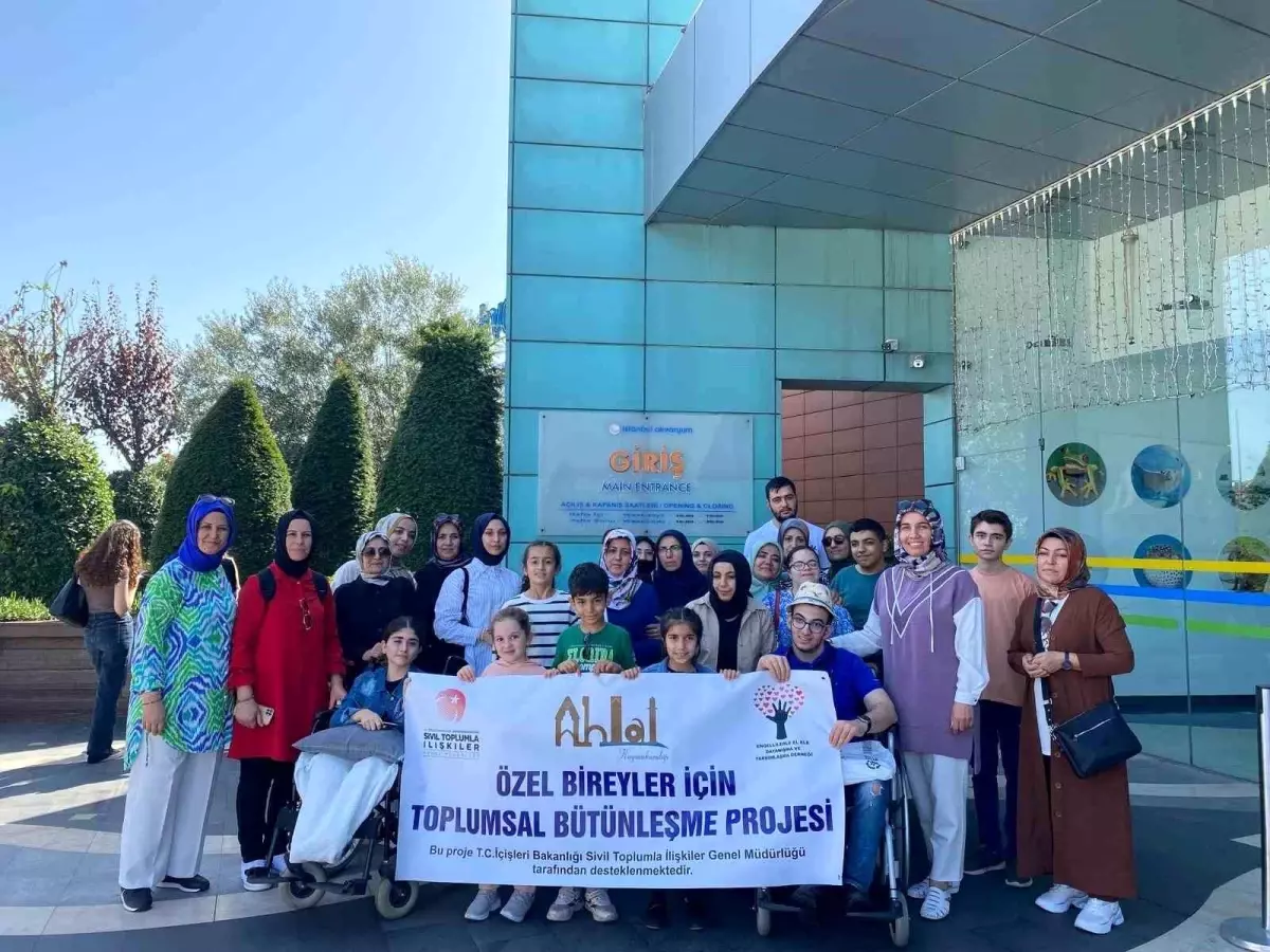 Engelliler İstanbul’u Gezip Kaynaştı