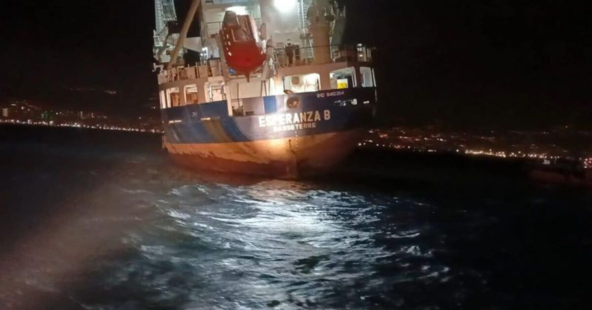 Kuru yük gemisi yan battı! 7 personel tahliye edildi
