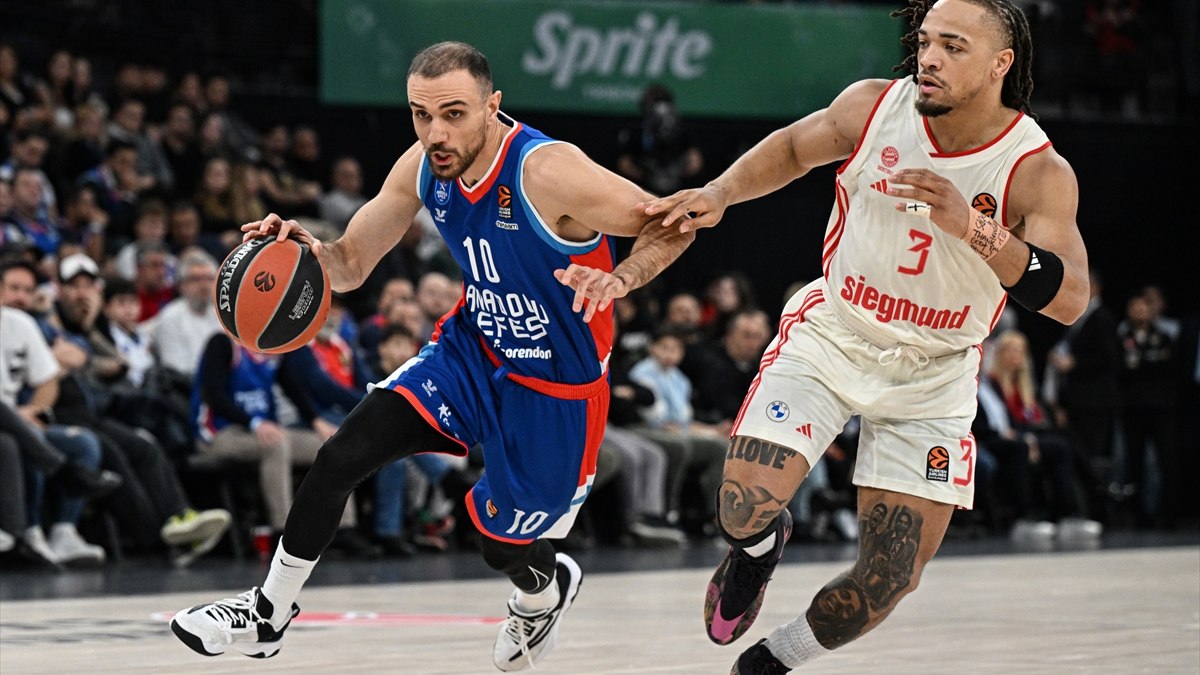 Anadolu Efes evinde Bayern Münih’i devirdi
