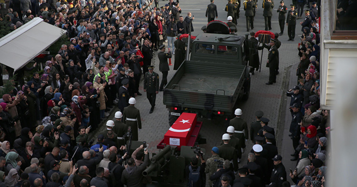 Isparta’da helikopter kazasında şehit olan askerler son yolculuğuna uğurlandı